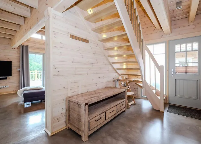 Semesterbostad Bergwaldlodge Einklang